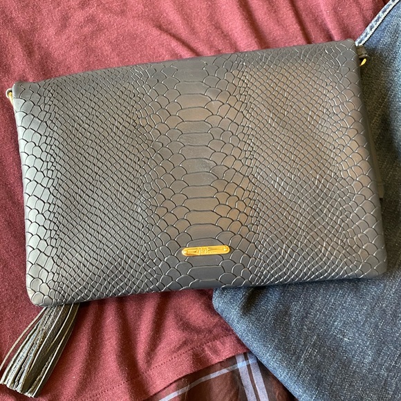 Gigi New York Foldover convertible navy purse - Picture 2 of 11